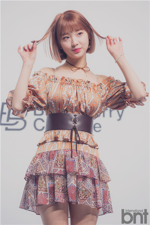 本月少女出席专辑发布会 时隔8个月回归元气满满