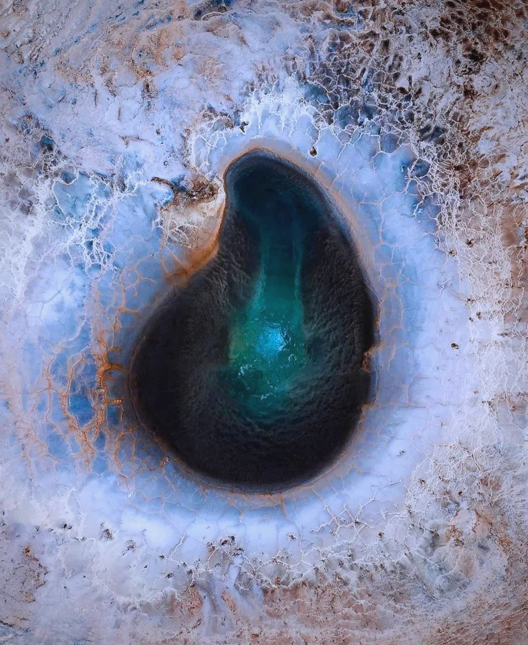 探秘:众多深邃神秘的"大地之眼"奇观,你震撼了吗?