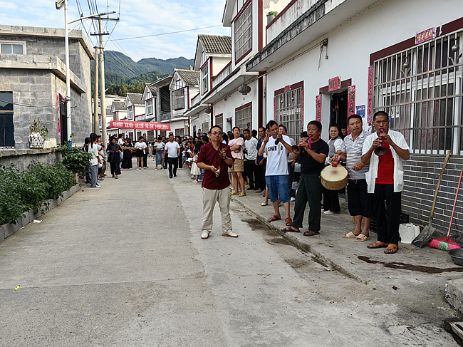 晴隆县鸡场镇杨柳村:"家庭大聚会"共谋大发展