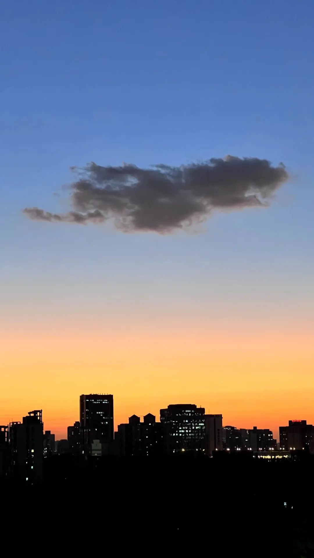 九楼阳台|我们用天空,记录了2022的夏与秋