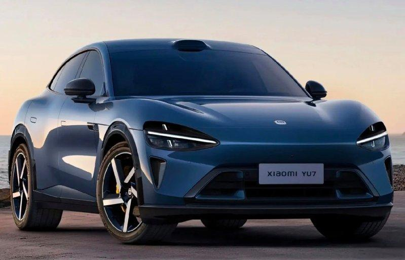 小米推出的电动汽车“Xiaomi YU7”展示车照