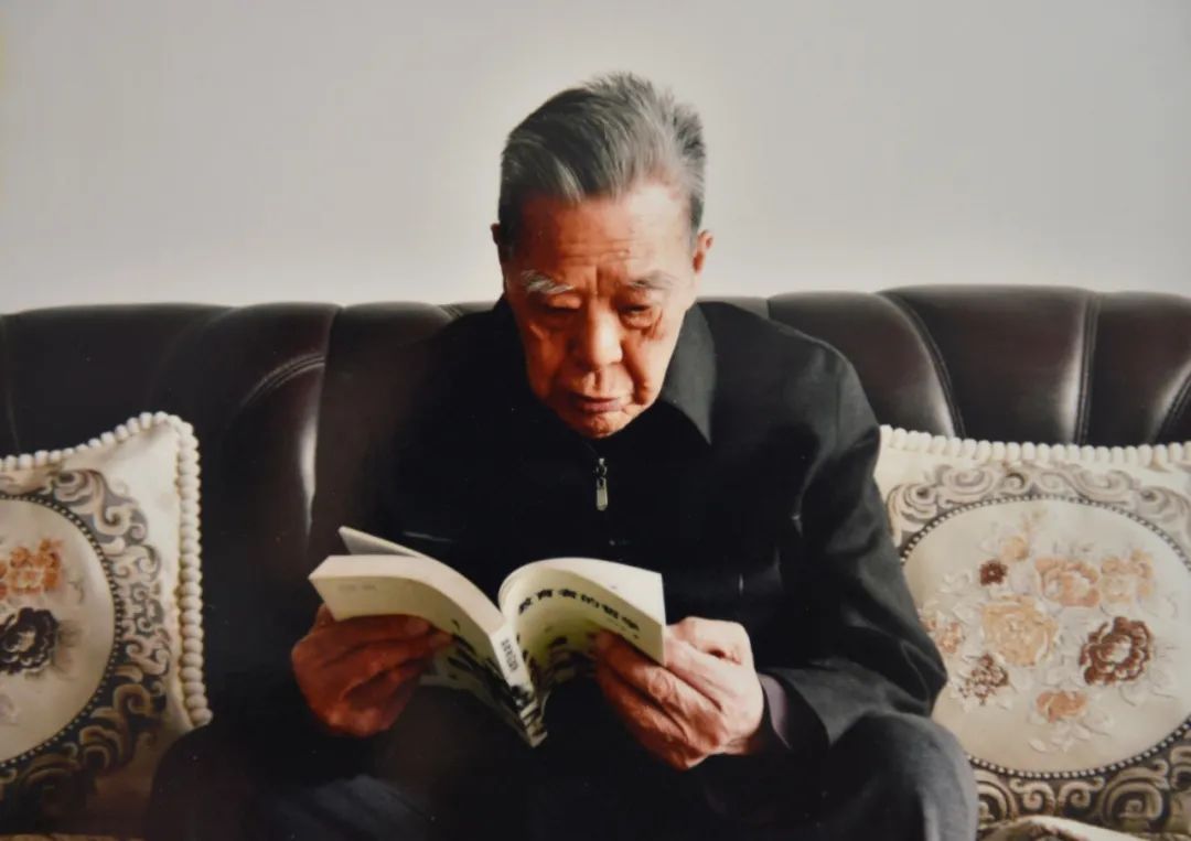 夜读丨胡德海:读书教书著书,立德立功立言