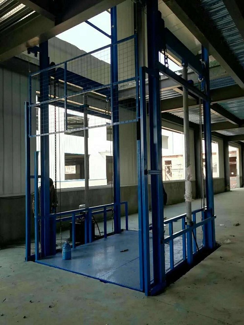 室外液压平台,户外安装使用的液压升降货梯升降机载重2吨升降机