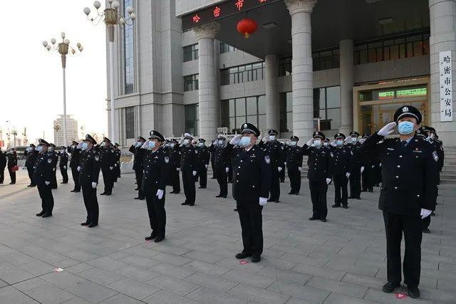 哈密市公安机关举行元旦升国旗仪式