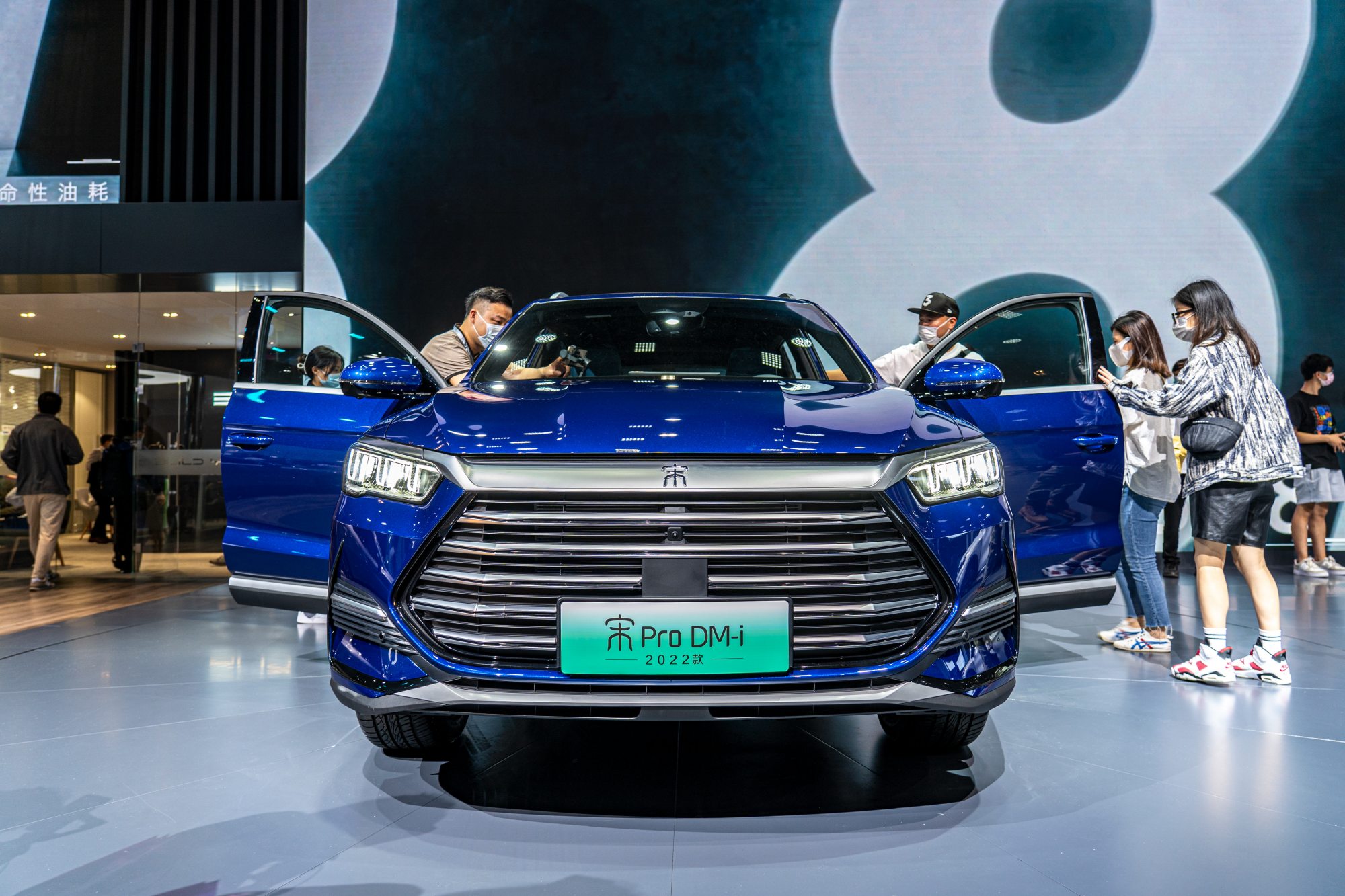 广州车展比亚迪展台 宋pro dm-i备受关注 元plus内饰成亮点