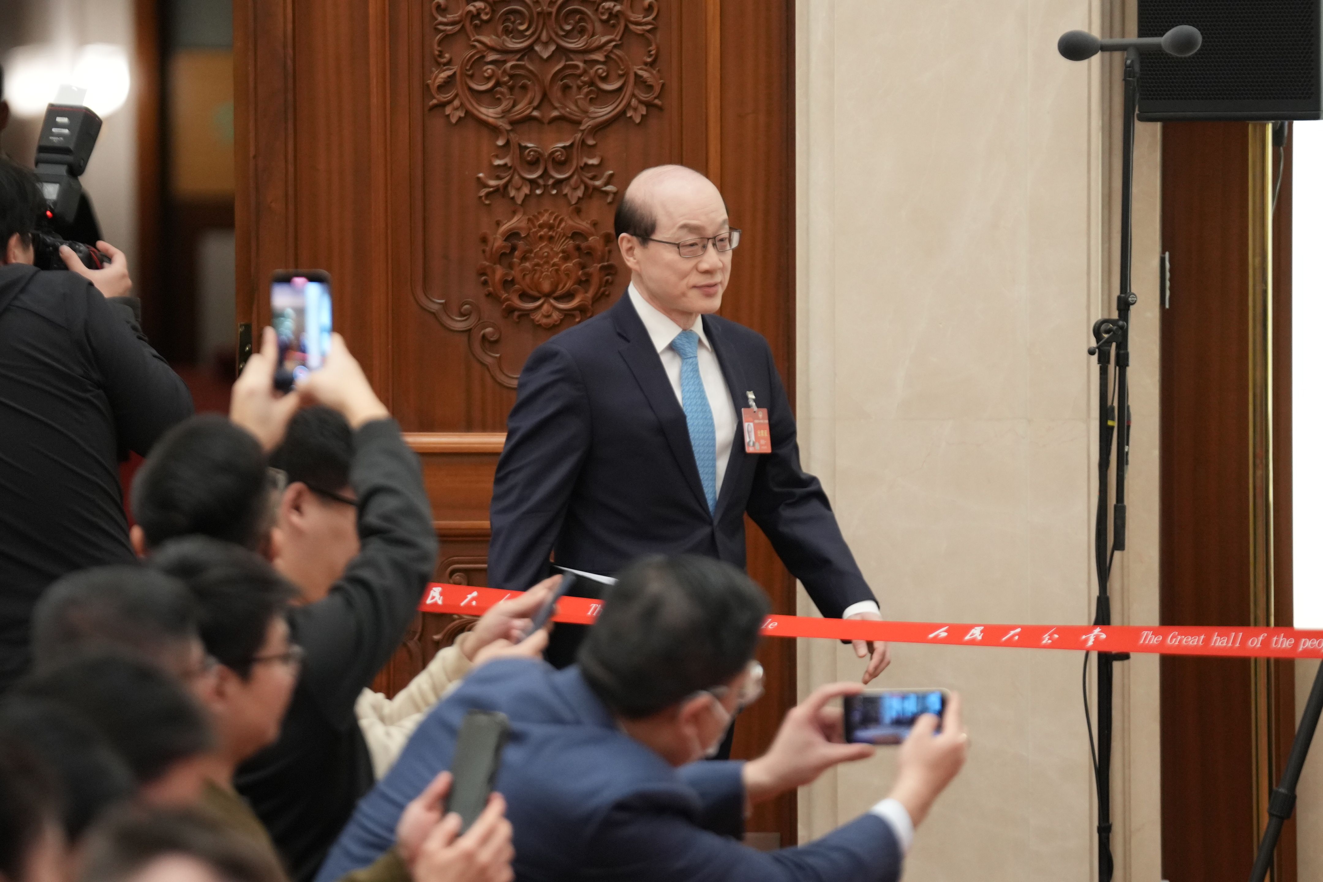 新任全国政协大会新闻发言人刘结一亮相