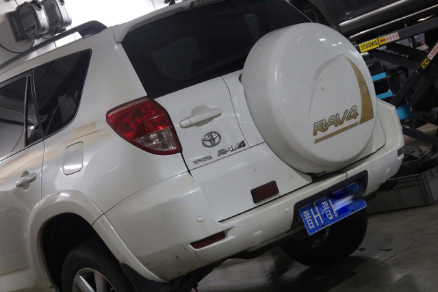 翻新一辆07年的老款丰田rav4,17万公里刚过磨合期,复活又变新车
