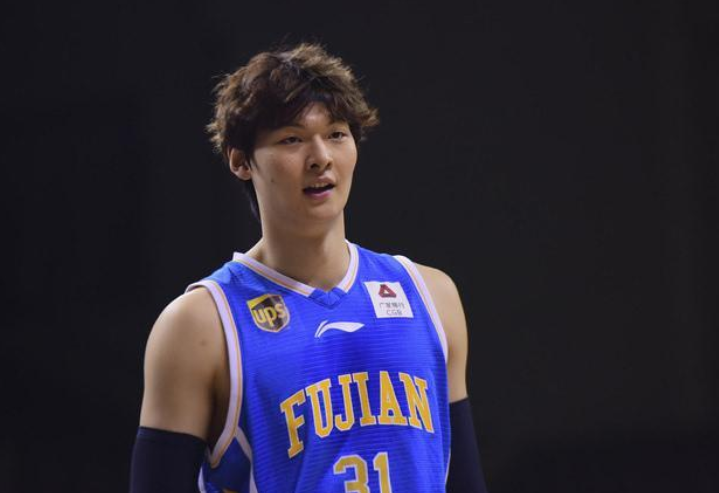 尘埃落定,王哲林拒绝加盟上海,曝伍佰兰已经给他开出优厚的条件