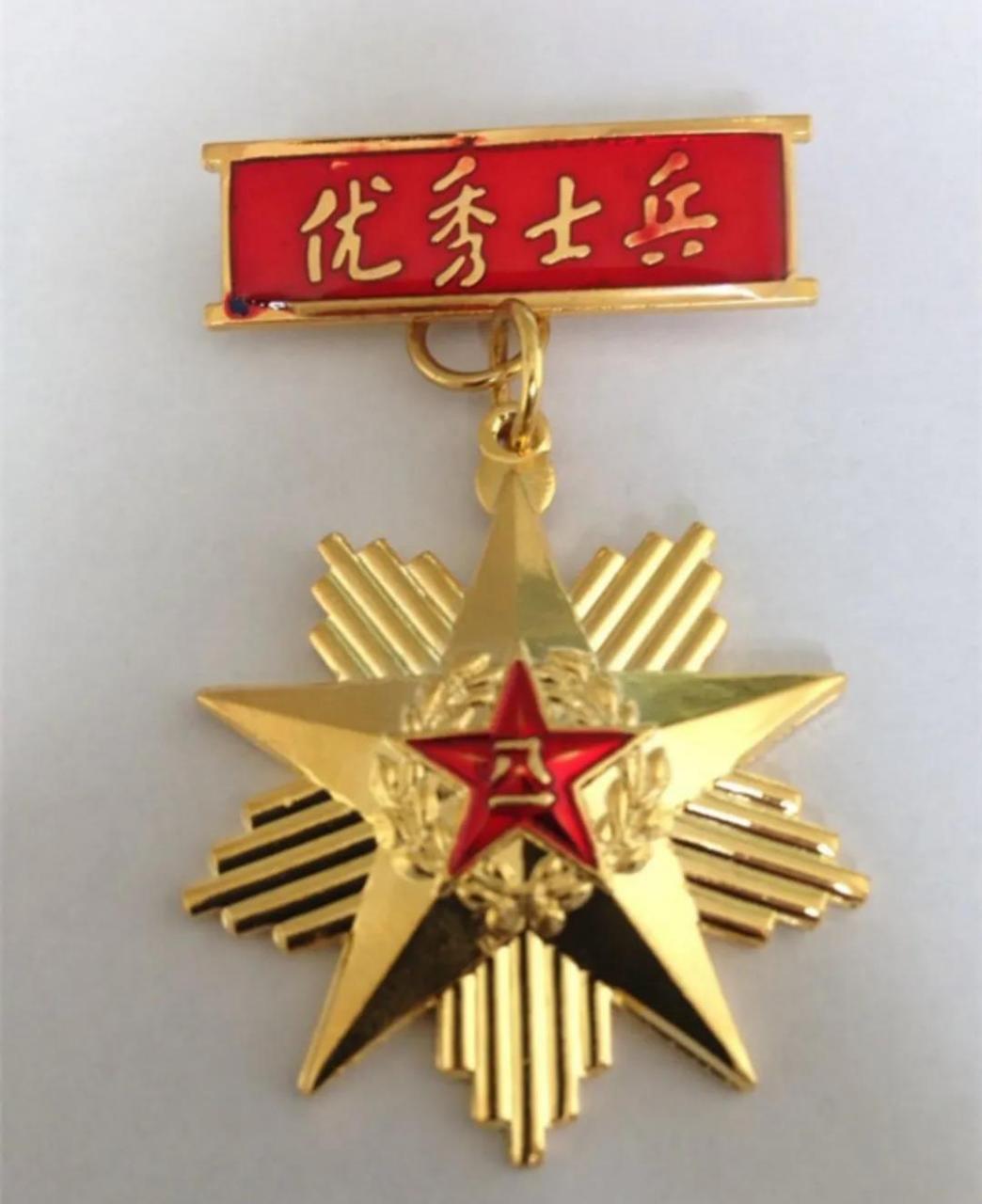 有的军人拿着三等功二等功退伍,回到地方以后找工作同样碰壁,更不用说