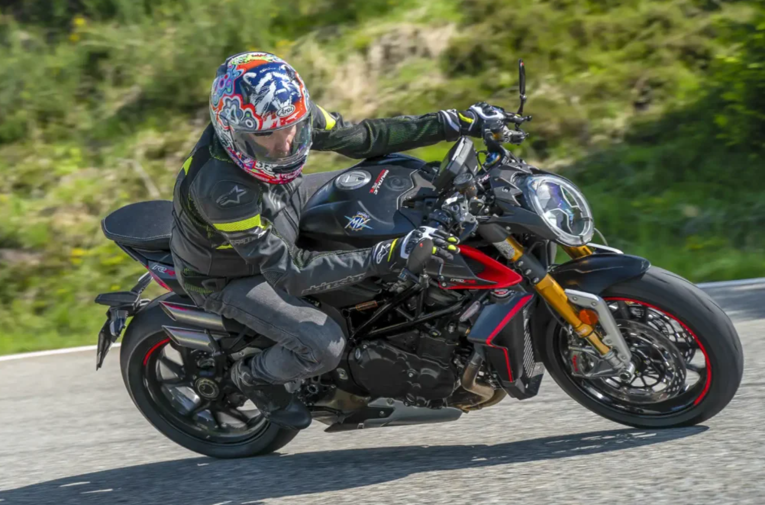 2023款mv奥古斯塔brutale 1000rr,公升级街车,性能同级天花板