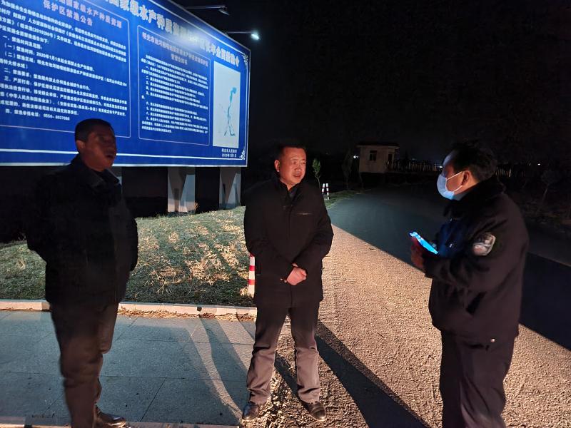 程军才检查禁捕值班工作