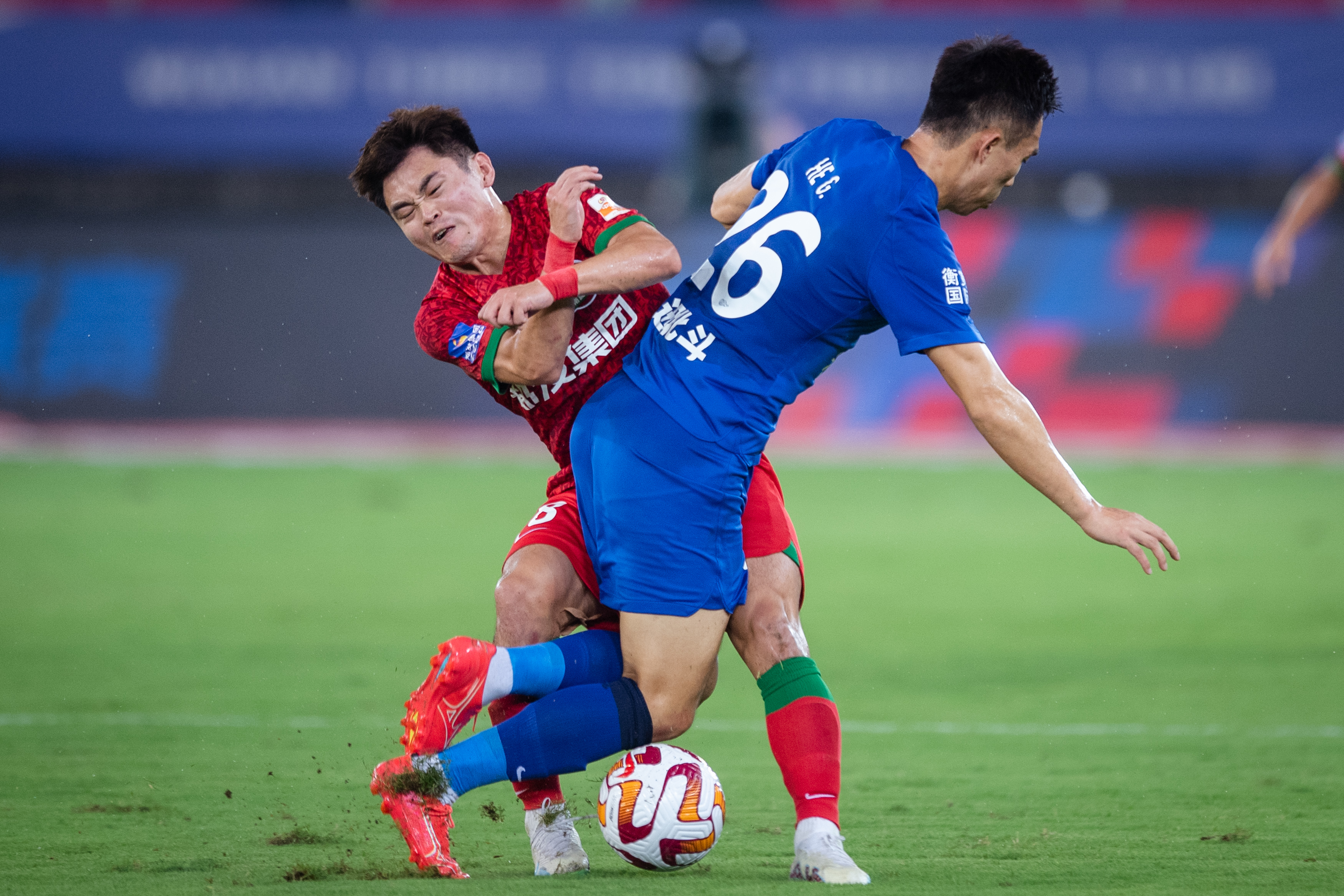 足球——中超:武汉三镇胜河南队(2)