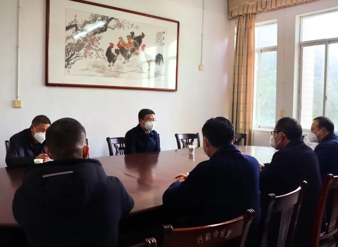 刘松荣走访慰问专家人才