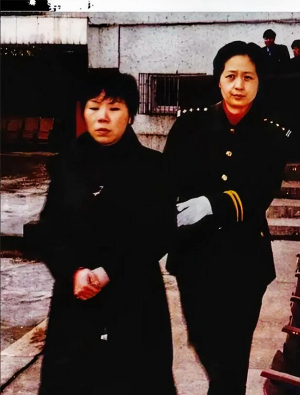 2003年,蒋艳萍被假释判处死刑.