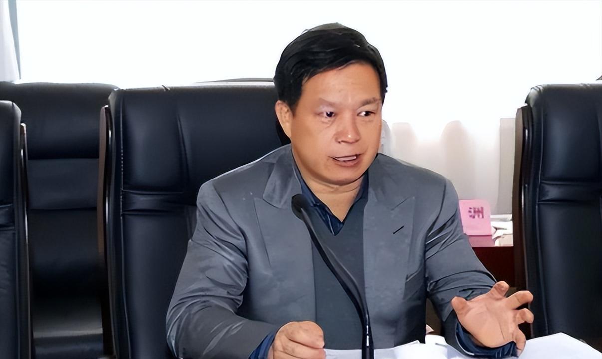 云南"色虎"雷毅:玩弄模特和女星,花千万包养女学生,终被判死刑