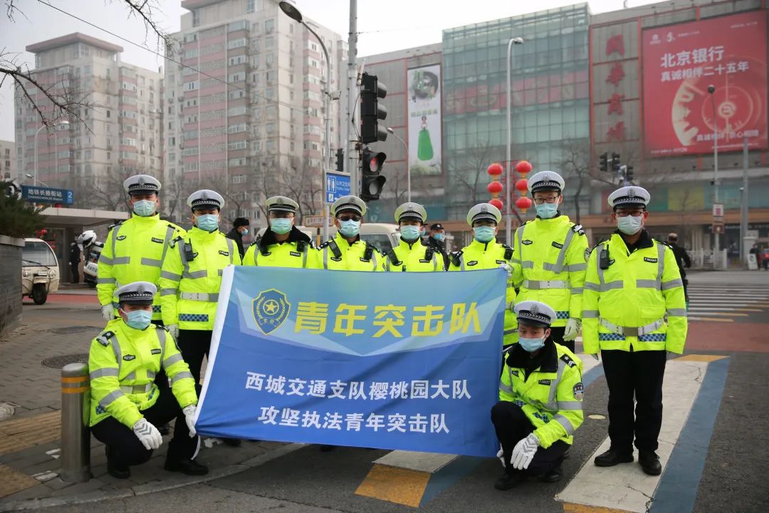 以执法规范率和群众满意率为主线,围绕交通秩序整治和案件处罚程序