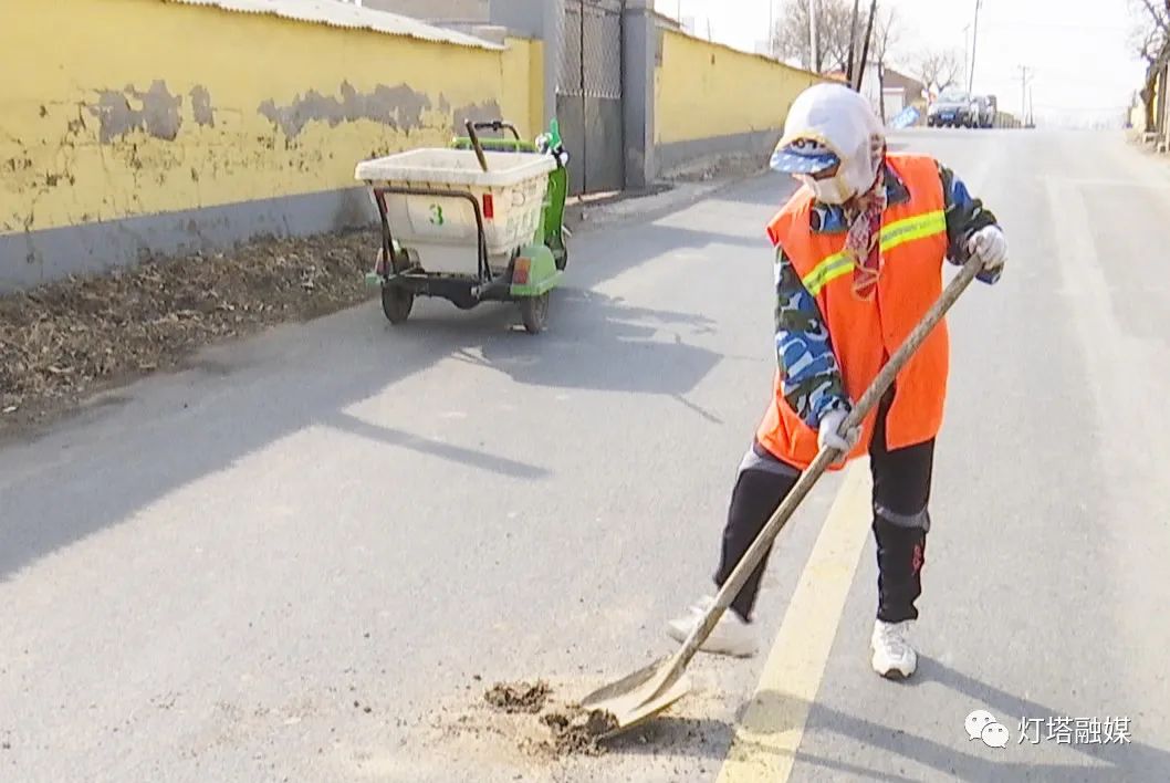 铧子镇开展春季城乡环境卫生"大清扫"活动