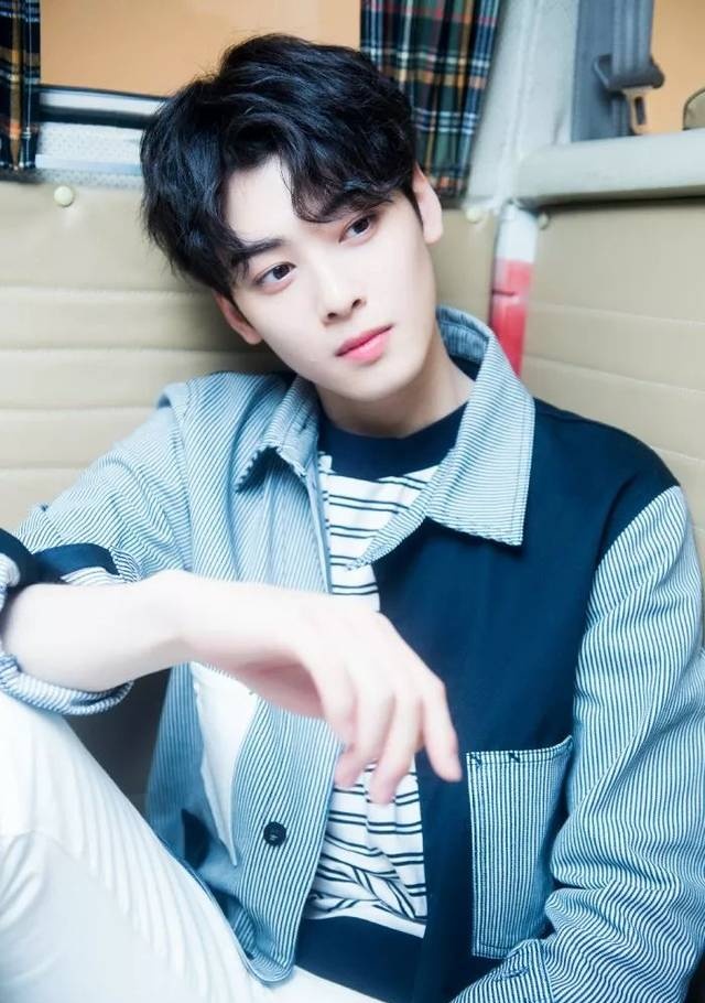 壁纸推荐,那些让人一眼封神的明星壁纸,车银优篇