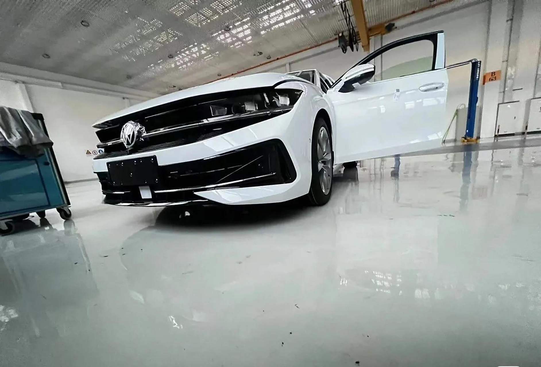 迈腾b9# 迈腾b9谍照最近曝光,外观更加犀利,符合当代年轻人的审 ..