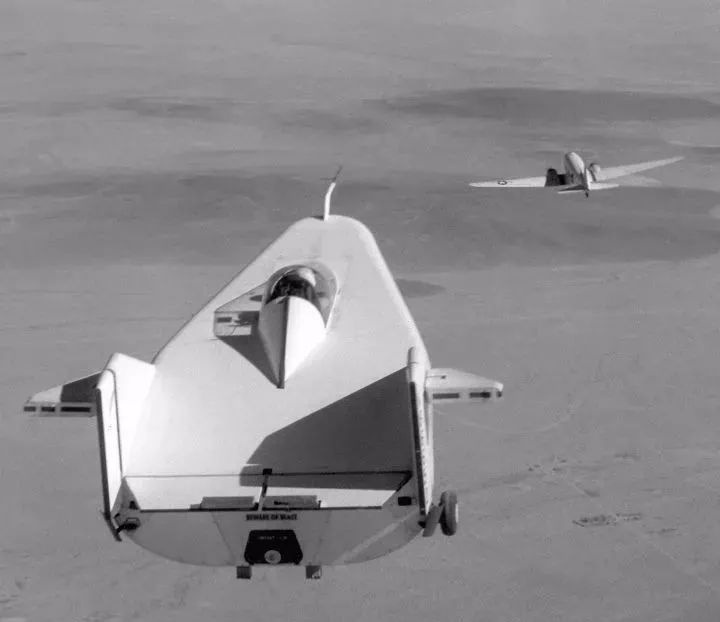 上图这一窝傻鹌鹑就是nasa的升力体结构验证机,从左往右依次为x-24a