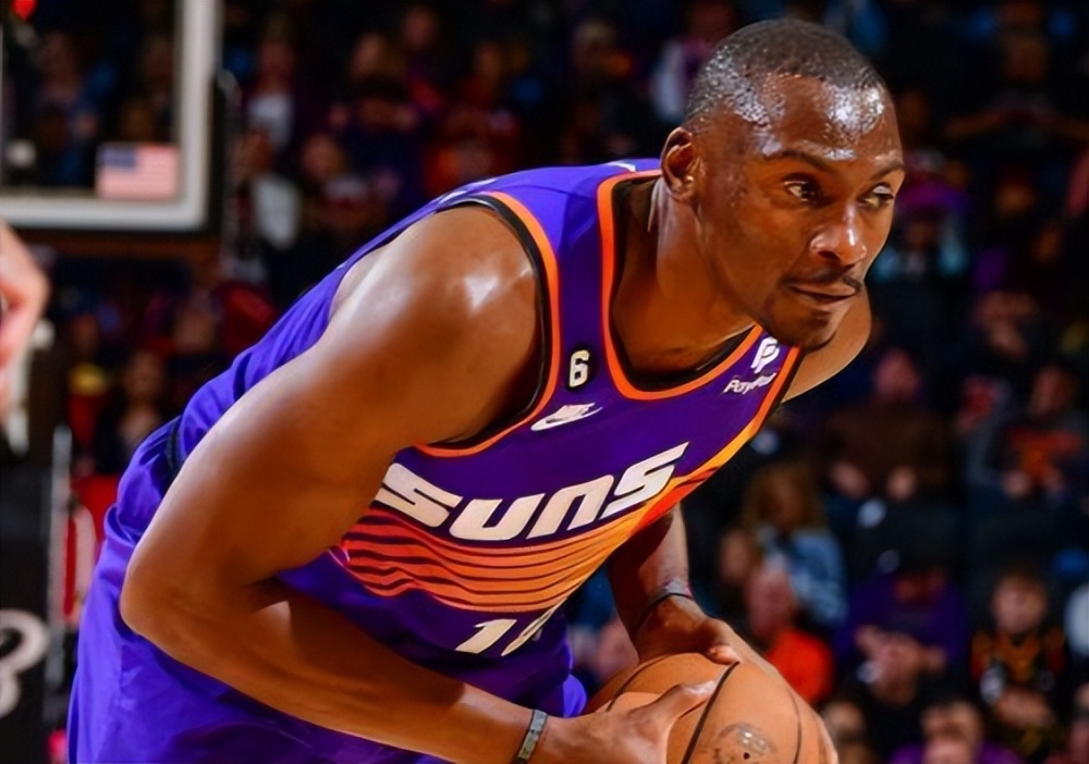 补充内线!湖人有意签下比永博!