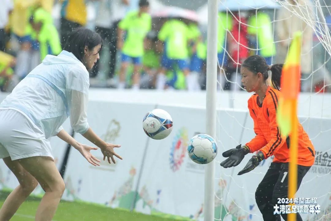 奖获得者陈余源据了解,赣州市定南县第一小学校足球队组建于2014年,是