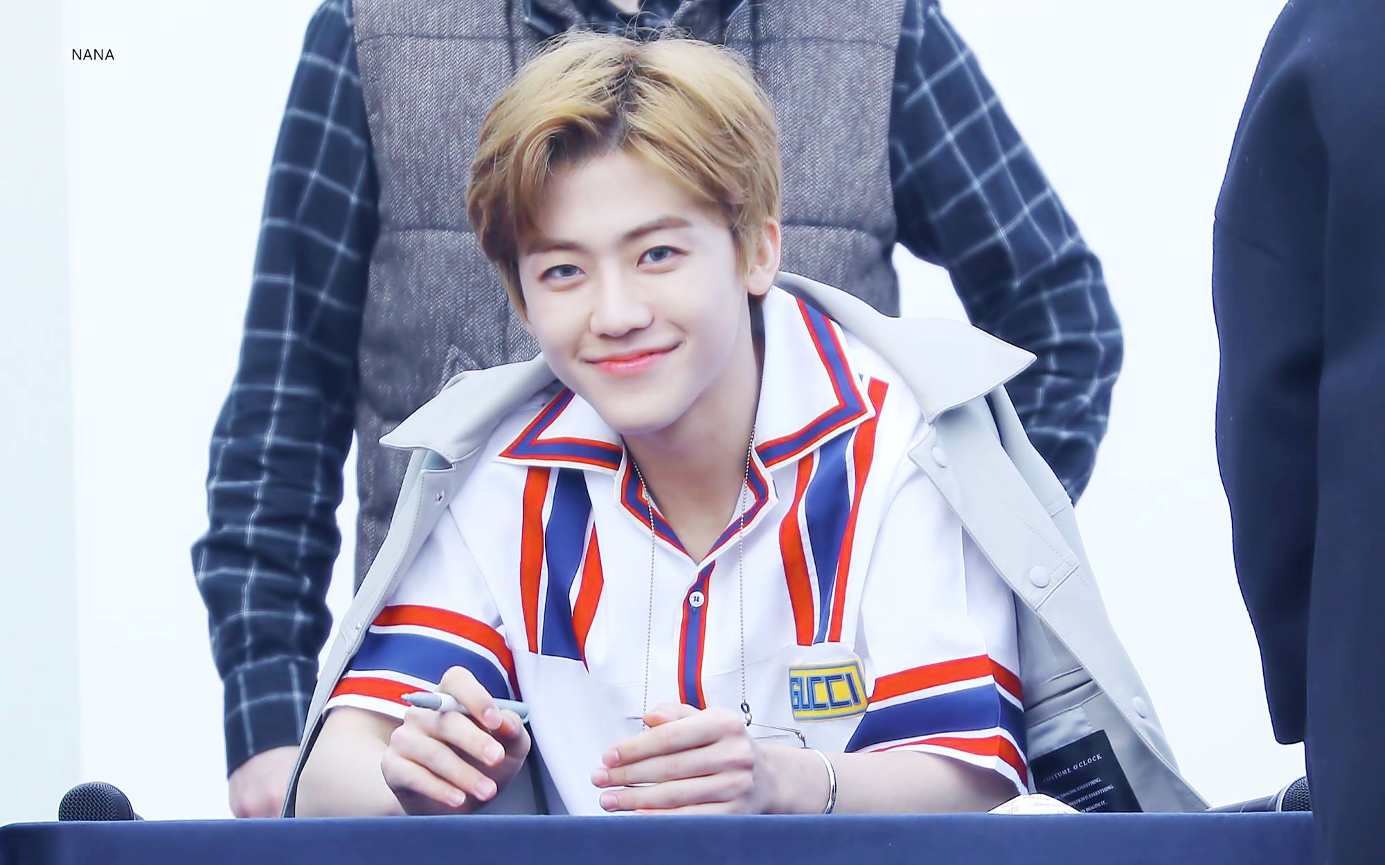 黄仁俊带着罗渽民吃辣条,罗渽民错买成魔芋爽