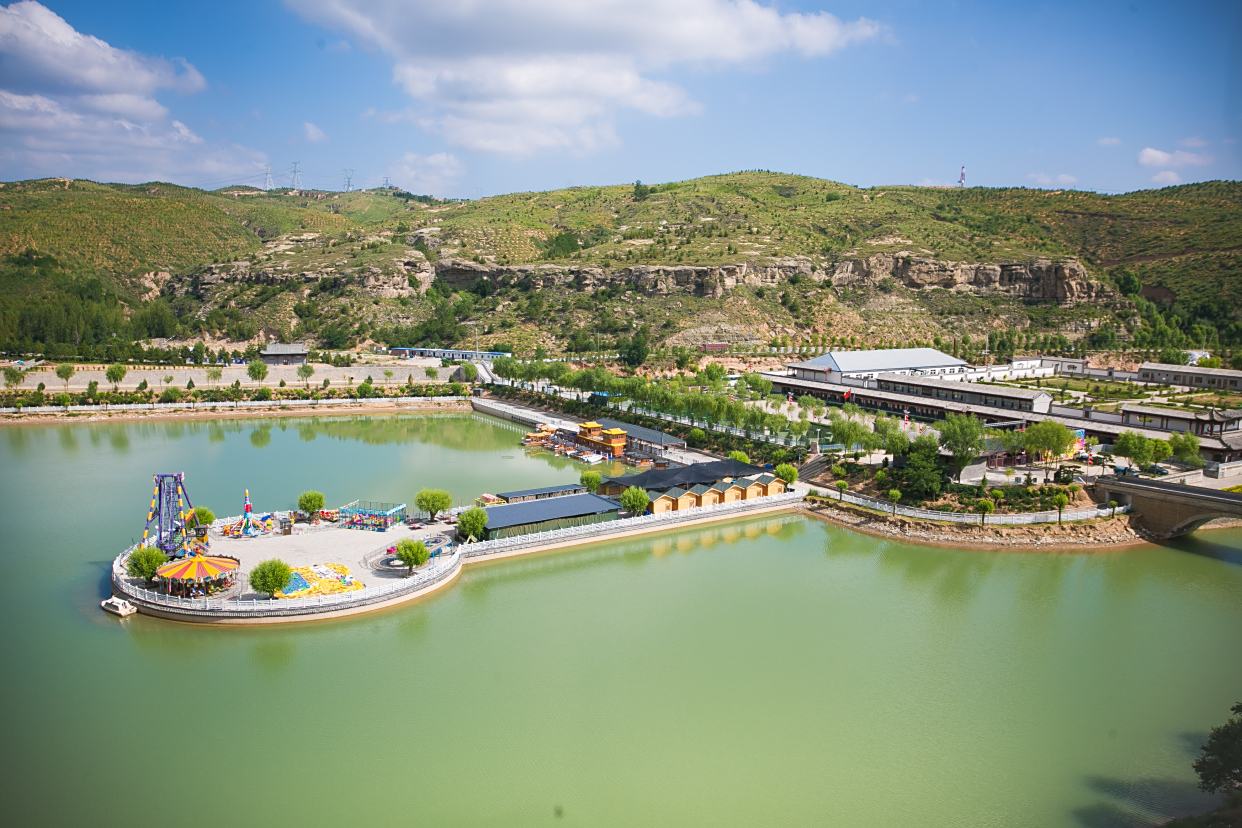 班云,赵文,郝亮平,赵振清,王红霞:碧麟湾采风诗词