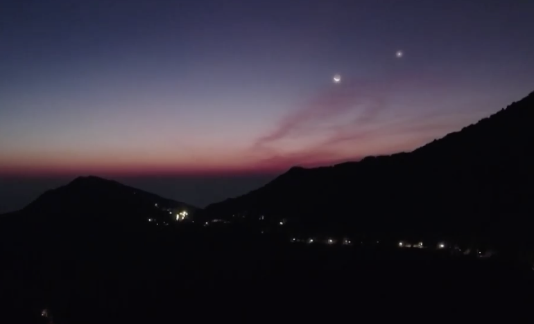 星月浪漫!今晚可见金星伴月木星相随