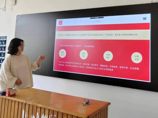 制药工程系学生党支部组织开展"我来讲党课"活动来源:医疗器械系5月14