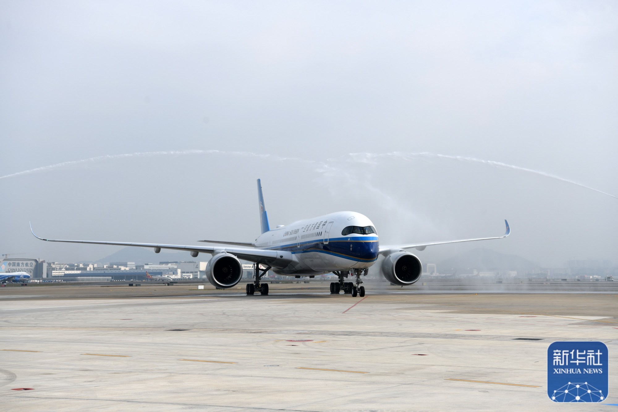 南航2架全新大型宽体客机a350落户深圳