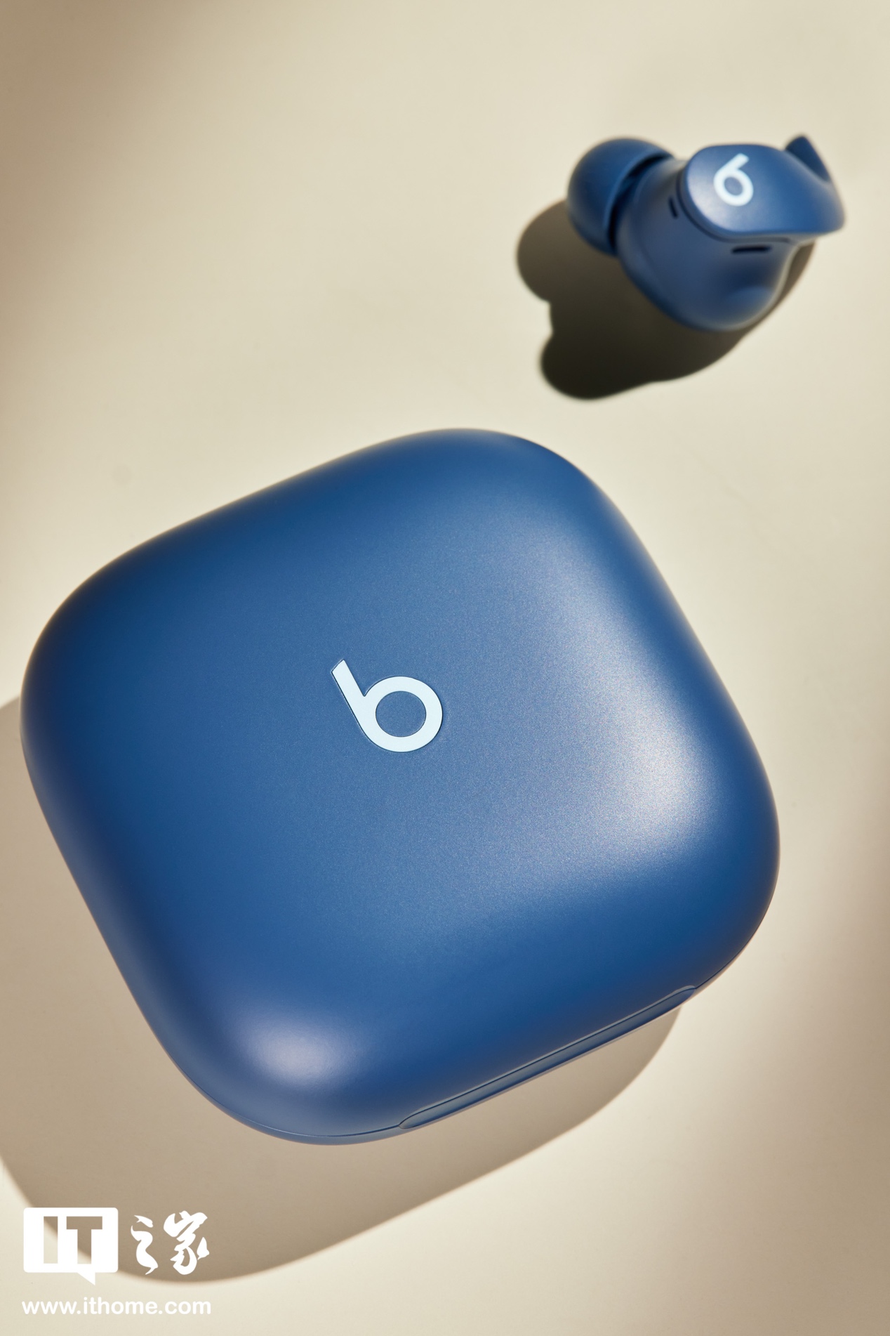「it之家开箱」beats fit pro 浪潮蓝开箱图赏,海一般深邃的蓝