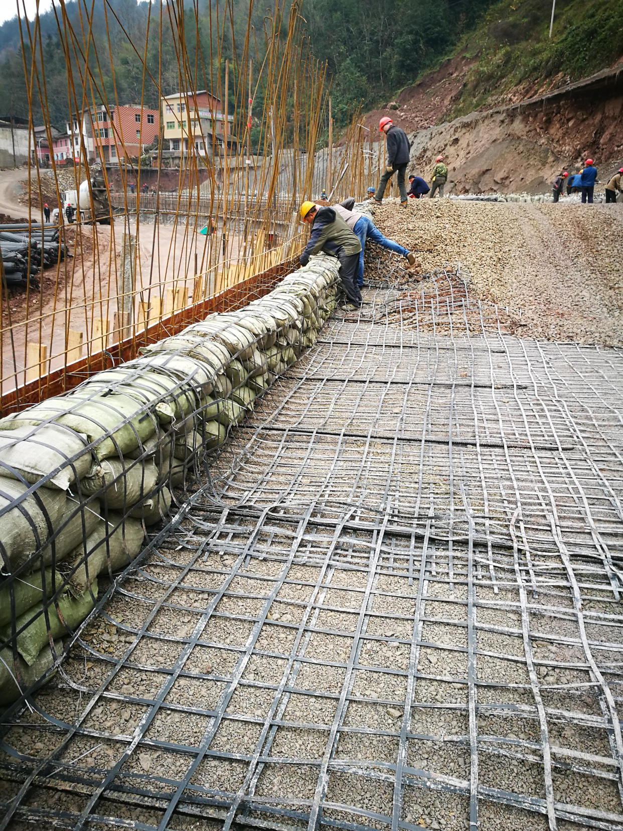 无面板加筋挡土墙施工质量控制
