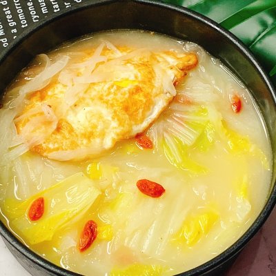 冬天必喝的汤～萝卜白菜汤!