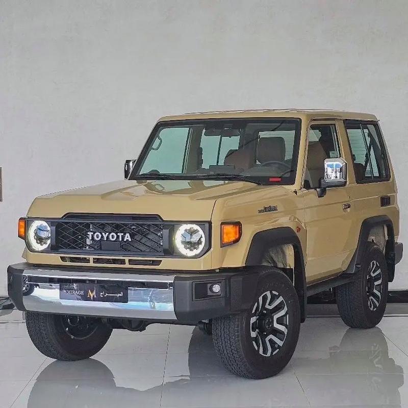 丰田两门越野车lc71