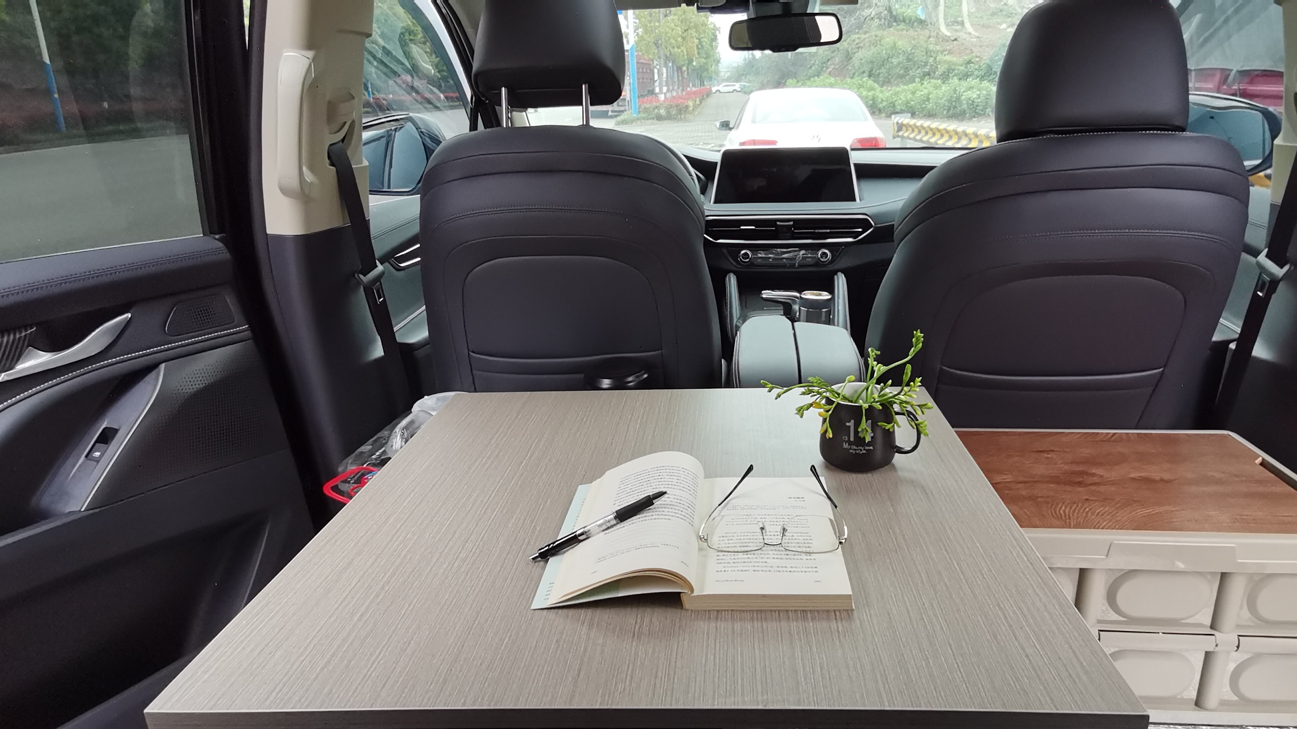 怎么去流浪?我把大通d90改成了床车