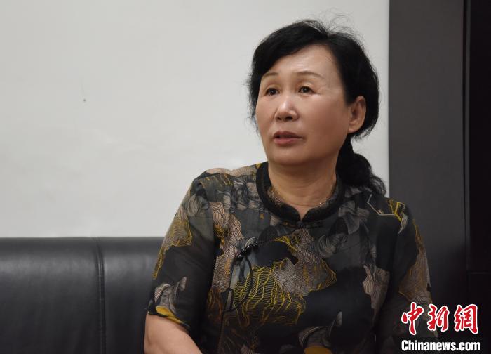 中大"丹霞彭":手绘丹霞全景图 助名山走向世界