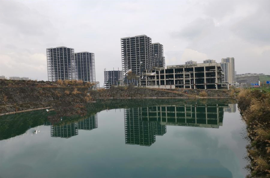北碚佳程广场烂尾凸显出重庆房产市场的冰山一角