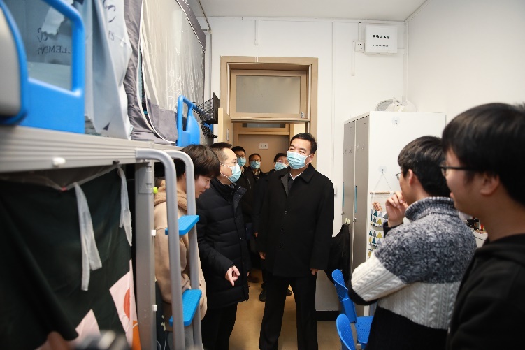 教育部党组成员,副部长宋德民一行到校调研校园安全工作