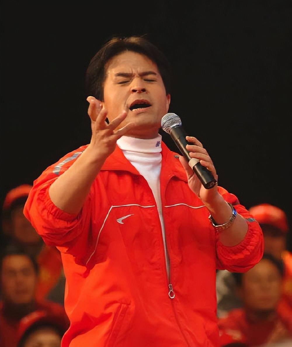 64岁毕福剑付出沉重代价!陋居农村,吃力修三轮,现状太凄凉!