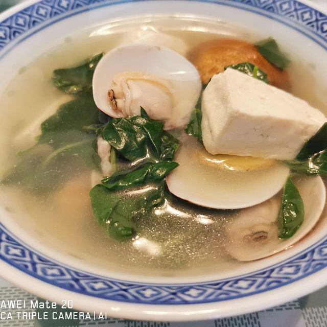 沙白枸杞豆腐汤,汤鲜味美,营养丰富