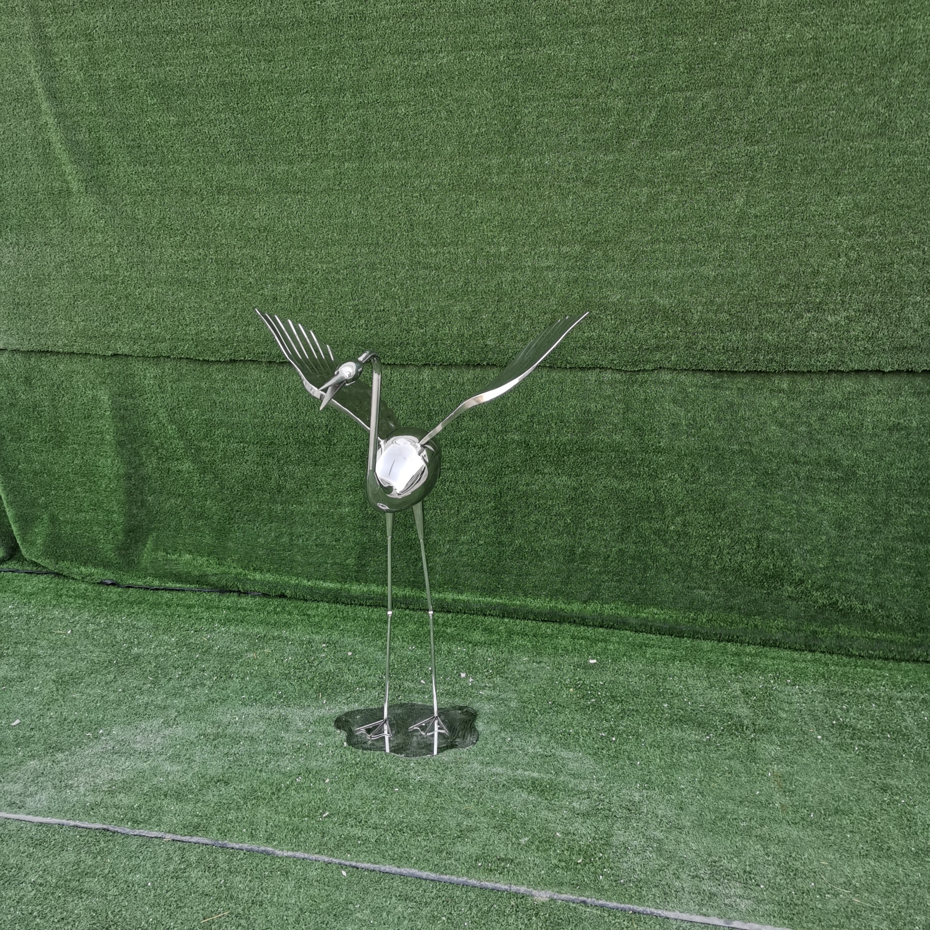 不锈钢丹顶鹤手工锻造工艺品摆件园林草地雕塑小品抽象仙鹤鸟展翅