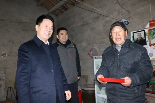 濉溪县领导走访慰问困难群众