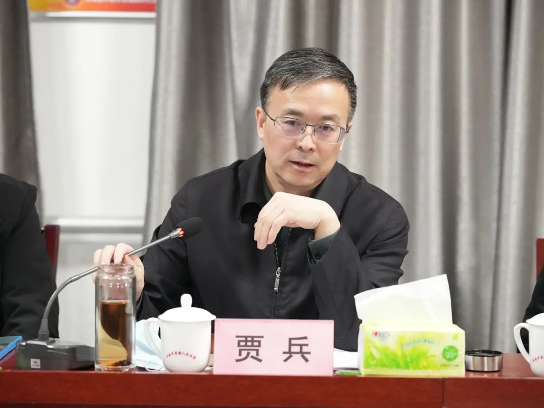 县委书记贾兵一行到小南辛堡镇调研并召开座谈会