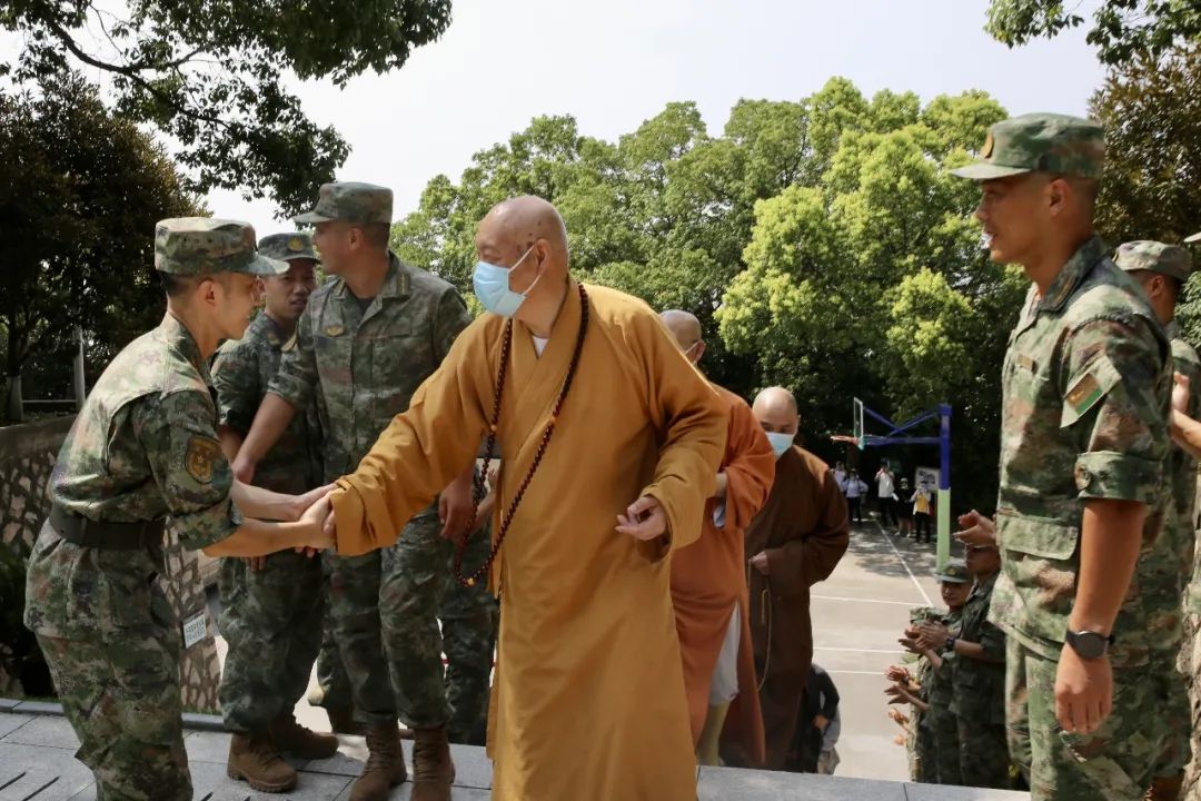 【工作动态】我市佛教界开展"八一"建军节慰问活动