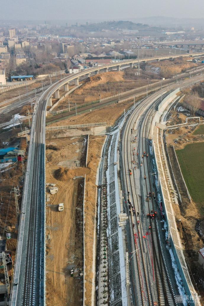 邹平市货运铁路专用线正线长钢轨全线贯通