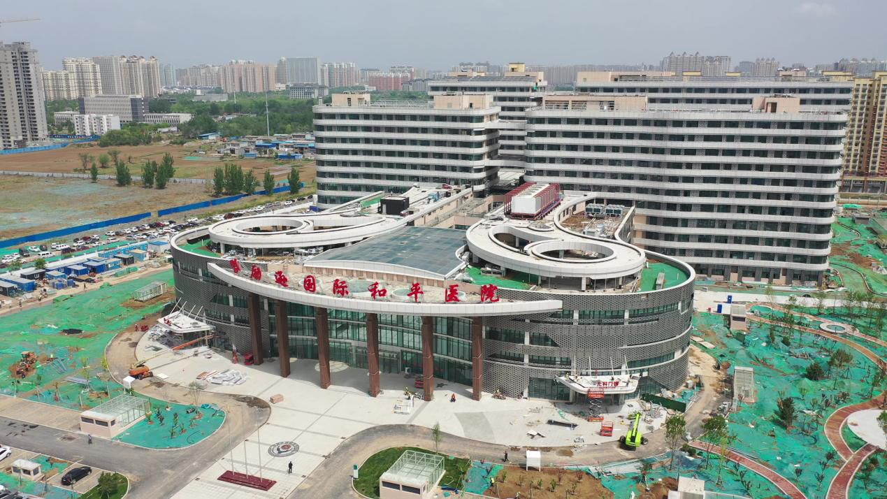 河北衡水哈励逊医院项目争分夺秒忙施工