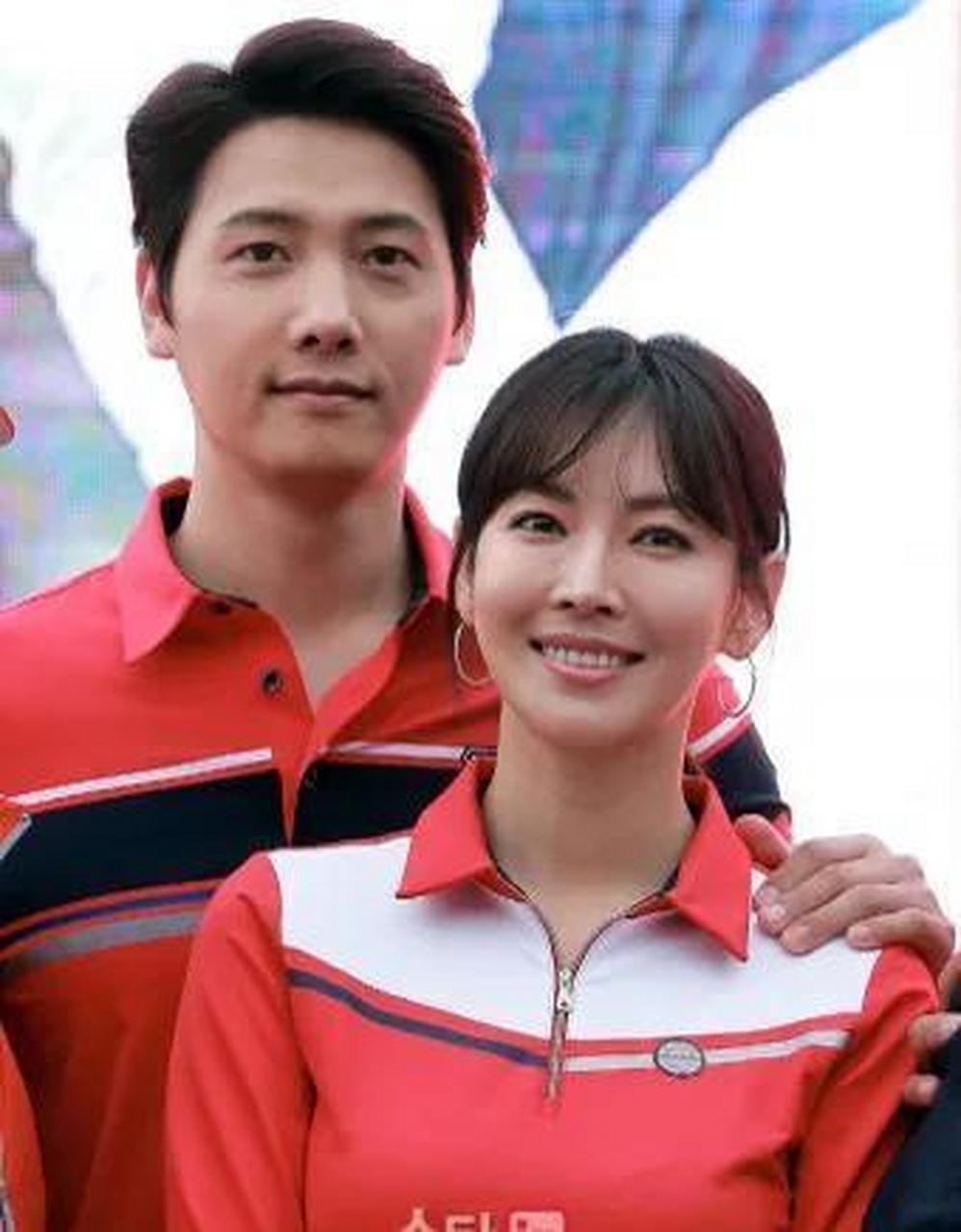 演员金素妍对丈夫李尚禹的"情感操控"疑惑进行了解释.