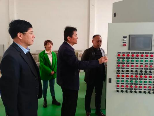 岳西县委常委,副县长昂朝坤率第五招商团到江苏宜兴开展"双招双引"