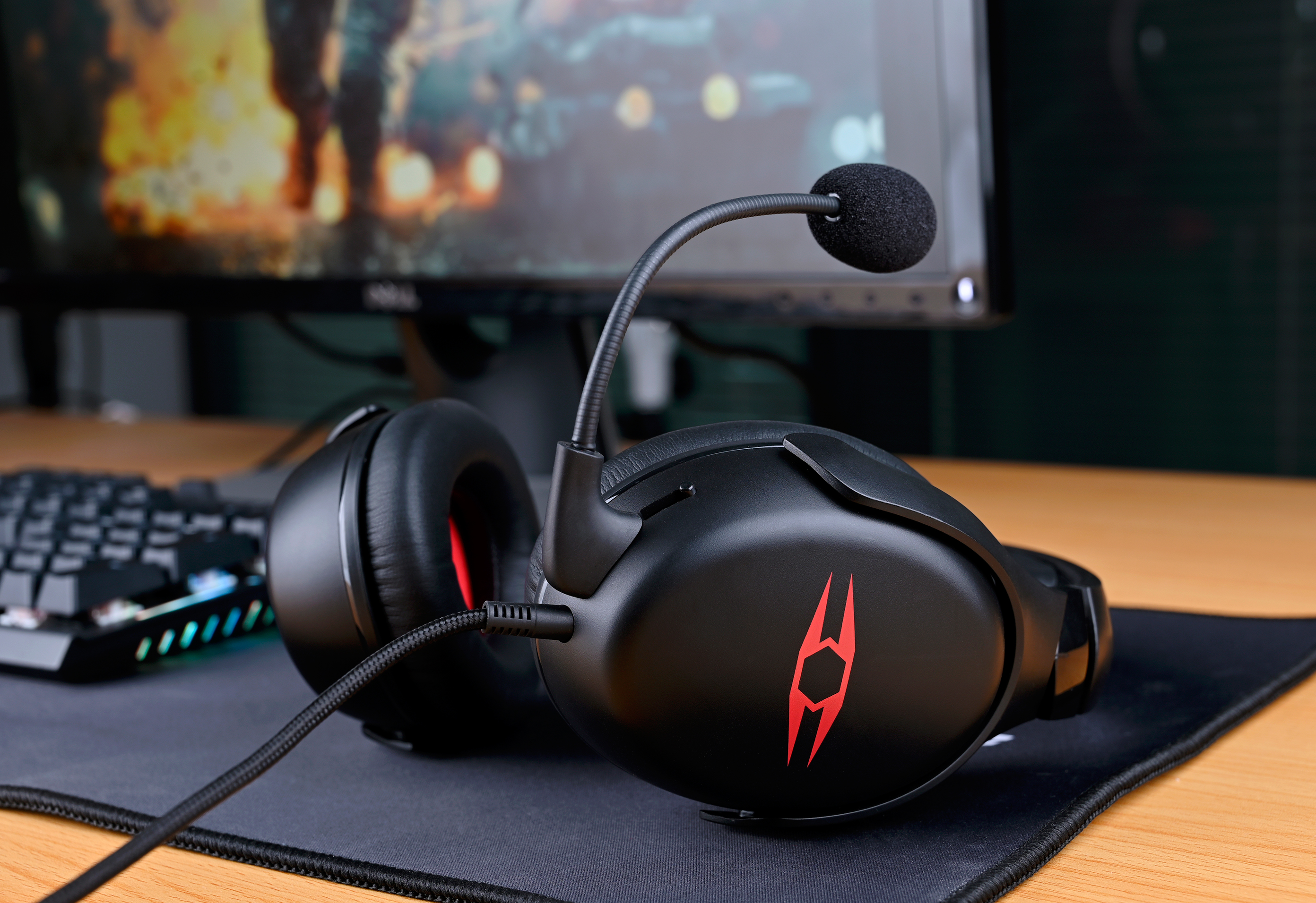 自由玩家觉rise电竞耳机:头戴式游戏耳机推荐